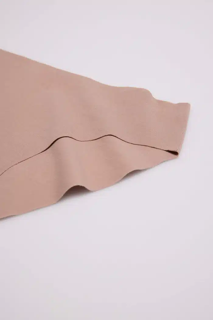 Slip donna midi invisibile taglio laser colore nudo dettaglio