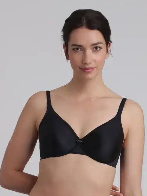 reggiseno playtex con ferretto liscio colore nero indossato