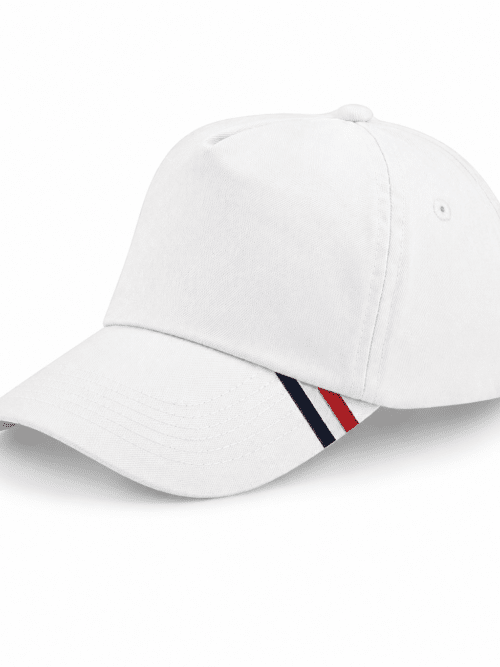 Cappellino uomo colore bianco con visiera curva dettaglio fascia tricolore blu bianco rosso stile casual estivo
